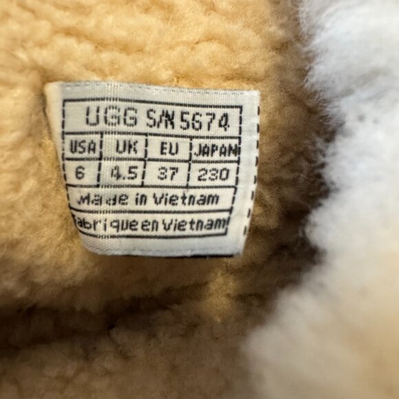 UGG Australia Sheepskin Leather Calf Chestnut Boots US Size 6 - Picture 7 of 9